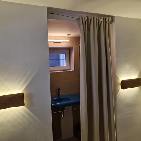 Villa Maison, 4 Chambres, Metro, Climatisation *